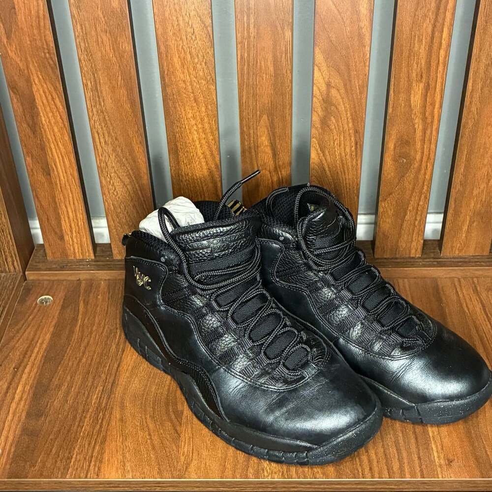 Jordan Air Jordan 10 Retro NYC Size 8 Black Leather Sneakers